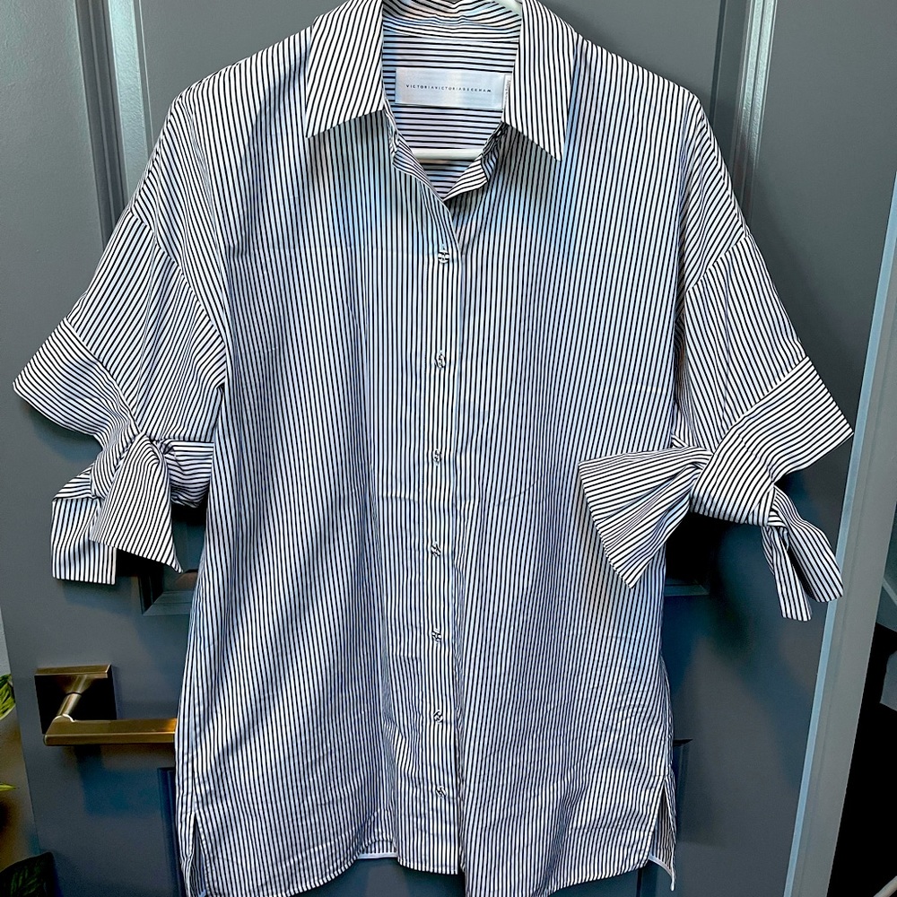 Victoria Beckham cute button down with bow sleeves